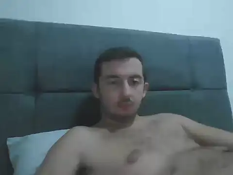 Snapshot of laynufff chatting on October 17, 2025, 5:04 pm laynufff online show from October 17, 2025, 5:04 pm