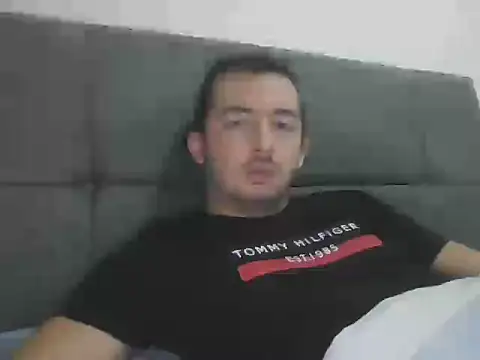 Snapshot of laynufff chatting on October 19, 2025, 3:01 pm laynufff online show from October 19, 2025, 3:01 pm