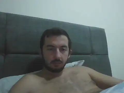 Snapshot of laynufff chatting on November 2, 2025, 6:43 pm laynufff online show from November 2, 2025, 6:43 pm