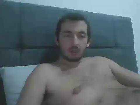 Snapshot of laynufff chatting on November 17, 2025, 12:44 pm laynufff online show from November 17, 2025, 12:44 pm