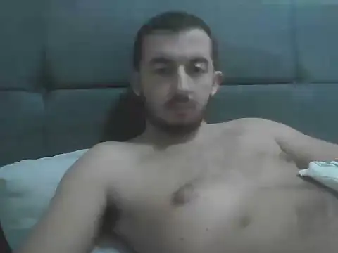 Snapshot of laynufff chatting on December 1, 2025, 4:12 pm laynufff online show from December 1, 2025, 4:12 pm