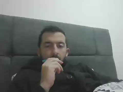 Snapshot of laynufff chatting on December 4, 2025, 6:27 pm laynufff online show from December 4, 2025, 6:27 pm