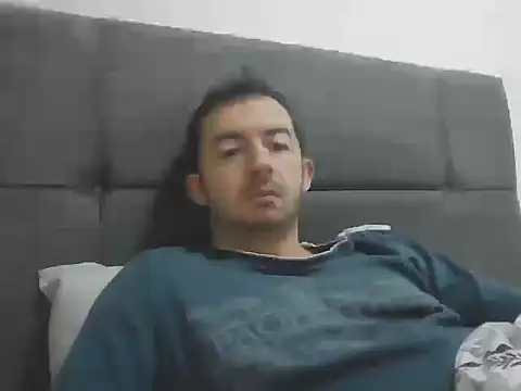 Snapshot of laynufff chatting on December 16, 2025, 5:23 am laynufff online show from December 16, 2025, 5:23 am