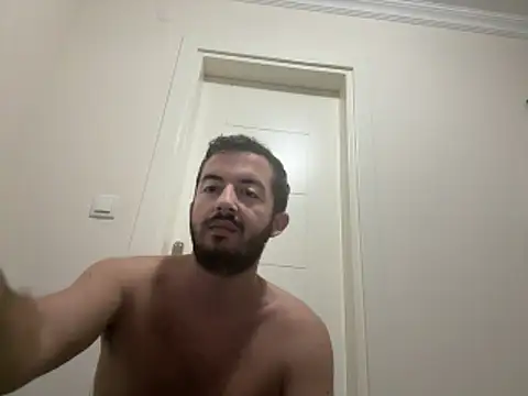 laynufff online show from June 28, 2026, 5:02 am
