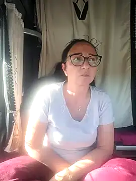 Snapshot of cuplubijoanna chatting on February 4, 2025, 2:21 pm cuplubijoanna online show from February 4, 2025, 2:21 pm
