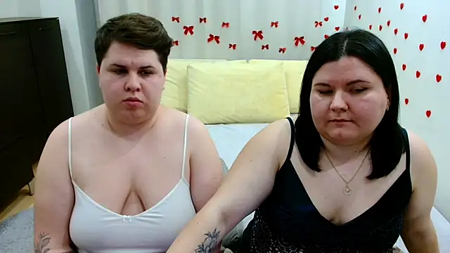 BeckyAndHellen online show from November 15, 2025, 7:10 pm