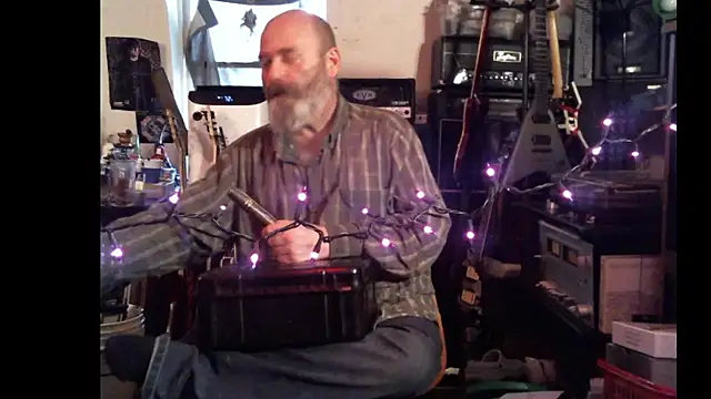 Snapshot of SirGarMack chatting on April 8, 2026, 4:07 pm SirGarMack online show from April 8, 2026, 4:07 pm