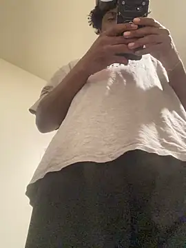 Snapshot of gaimov3r2024 chatting on December 22, 2025, 7:27 am gaimov3r2024 online show from December 22, 2025, 7:27 am