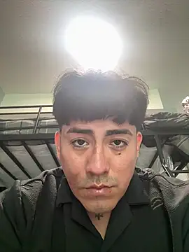 Luisrtrrr online show from July 5, 2026, 9:44 pm