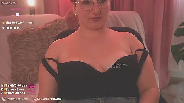 Ximenna Cruz online show from March 12, 2025, 9:24 pm