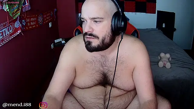 menditeta1 online show from November 5, 2025, 9:48 pm