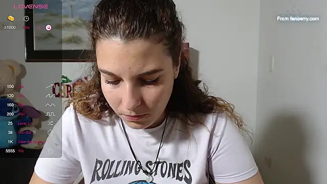 Snapshot of alexia_87 chatting on December 3, 2024, 12:35 am alexia 87 online show from December 3, 2024, 12:35 am