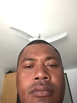 Snapshot of tuwegon chatting on July 7, 2026, 10:03 pm tuwegon online show from July 7, 2026, 10:03 pm