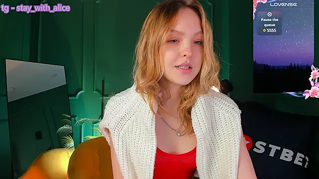 Snapshot of stay_with_alice chatting on December 4, 2024, 1:53 pm stay with alice online show from December 4, 2024, 1:53 pm