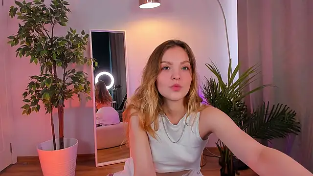 Snapshot of stay_with_alice chatting on September 11, 2025, 1:44 pm stay with alice online show from September 11, 2025, 1:44 pm