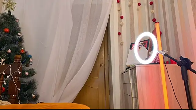 EmmyAmbros online show from January 14, 2026, 10:47 pm