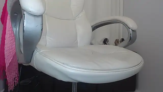 Snapshot of paiper_halliwey chatting on March 13, 2025, 5:28 pm paiper halliwey online show from March 13, 2025, 5:28 pm