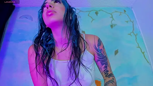 SaturnooStonee online show from October 22, 2025, 6:35 am