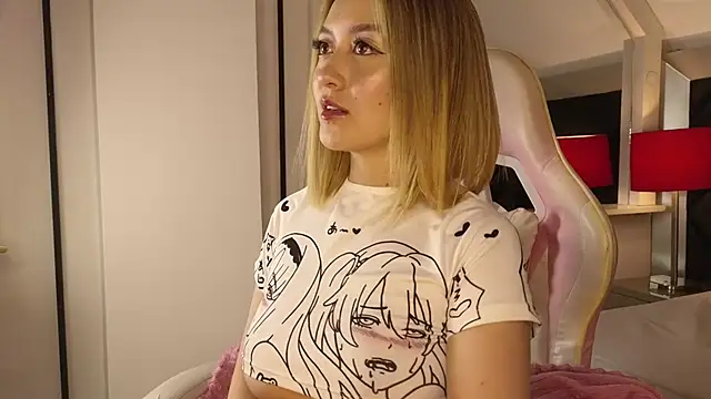 Angela Torres  online show from December 13, 2025, 8:47 pm