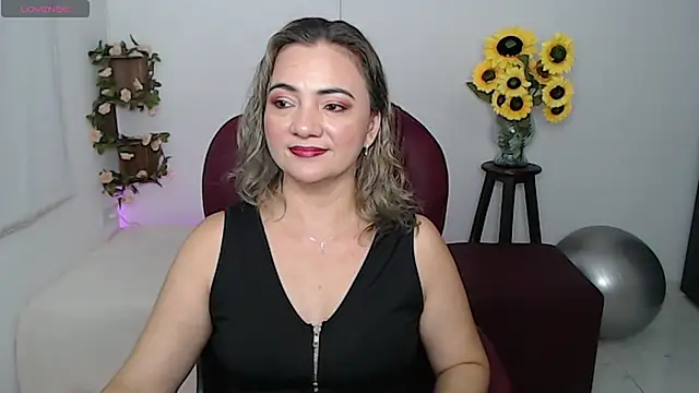 Snapshot of ana_milf chatting on March 12, 2026, 12:44 pm ana milf online show from March 12, 2026, 12:44 pm