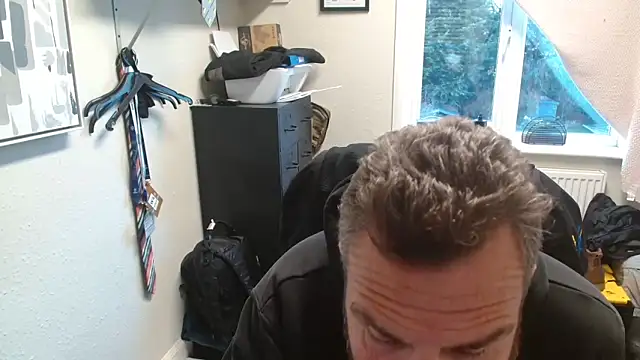 Snapshot of toptugger chatting on November 19, 2025, 3:23 pm toptugger online show from November 19, 2025, 3:23 pm