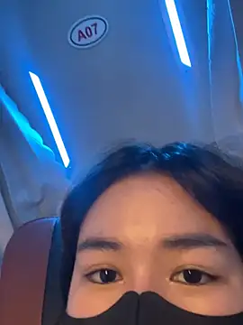 BabyThree  online show from January 17, 2025, 11:38 am