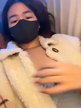 BabyThree  online show from January 17, 2025, 5:41 pm