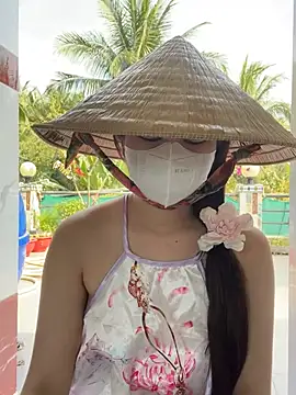 BabyThree  online show from January 28, 2025, 7:53 am