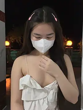 BabyThree  online show from February 17, 2025, 2:26 pm