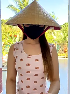 BabyThree  online show from September 25, 2025, 8:29 am