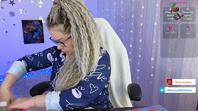 misskaassandraa online show from January 19, 2025, 4:57 pm