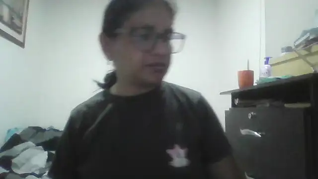 Snapshot of titssmall123 chatting on February 2, 2026, 12:20 am titssmall123 online show from February 2, 2026, 12:20 am