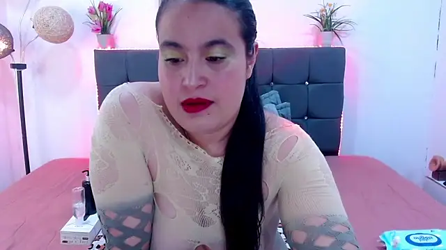 Snapshot of mia_xx1 chatting on February 5, 2026, 3:55 am mia xx1 online show from February 5, 2026, 3:55 am