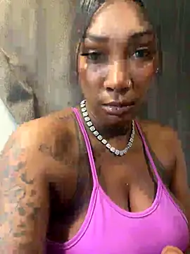 CUMQUEEN-XXX69 online show from September 24, 2025, 9:40 pm