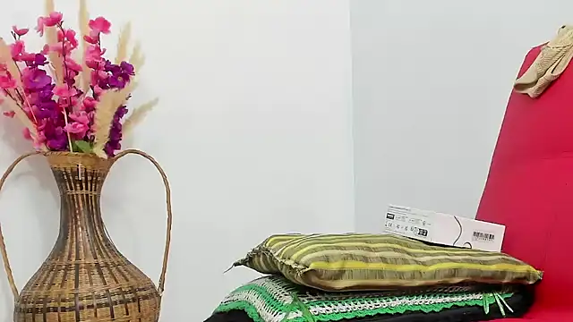 Latin Mature975 online show from October 10, 2025, 7:51 am