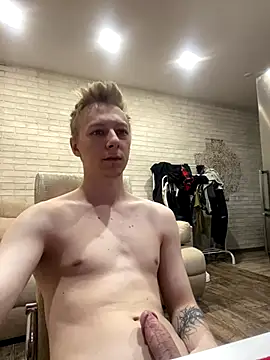 sladkiyoo online show from October 3, 2025, 8:44 am