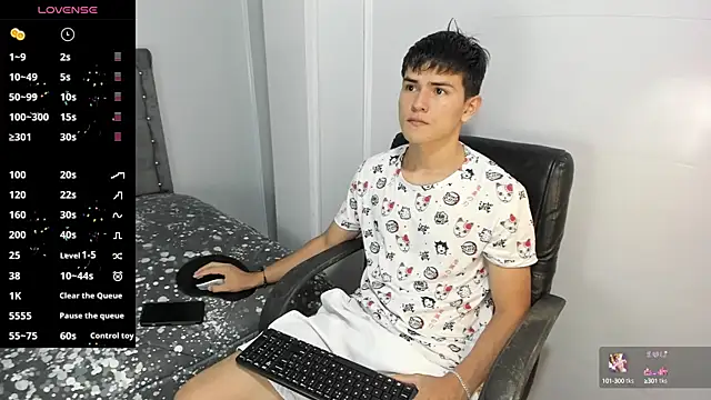 Snapshot of Jacobb_Lee chatting on December 19, 2024, 9:06 pm Jacobb Lee online show from December 19, 2024, 9:06 pm