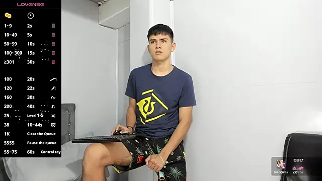 Snapshot of Jacobb_Lee chatting on December 30, 2024, 8:47 pm Jacobb Lee online show from December 30, 2024, 8:47 pm