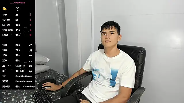 Snapshot of Jacobb_Lee chatting on January 13, 2025, 7:53 pm Jacobb Lee online show from January 13, 2025, 7:53 pm