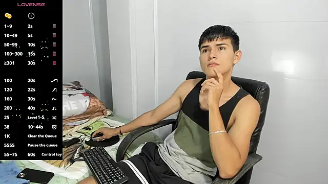 Snapshot of Jacobb_Lee chatting on January 15, 2025, 8:48 pm Jacobb Lee online show from January 15, 2025, 8:48 pm