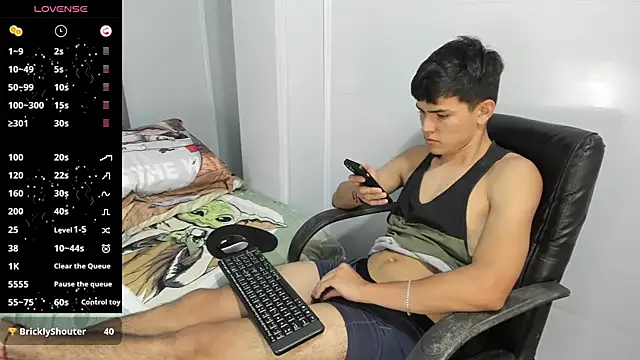 Snapshot of Jacobb_Lee chatting on January 15, 2025, 11:51 pm Jacobb Lee online show from January 15, 2025, 11:51 pm
