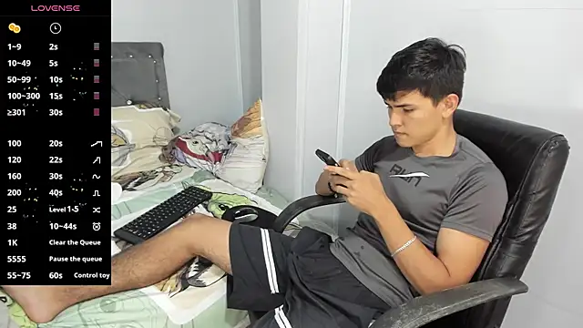 Snapshot of Jacobb_Lee chatting on January 23, 2025, 8:24 pm Jacobb Lee online show from January 23, 2025, 8:24 pm