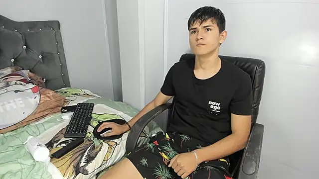 Snapshot of Jacobb_Lee chatting on January 31, 2025, 1:45 pm Jacobb Lee online show from January 31, 2025, 1:45 pm