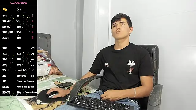 Snapshot of Jacobb_Lee chatting on February 4, 2025, 9:10 pm Jacobb Lee online show from February 4, 2025, 9:10 pm