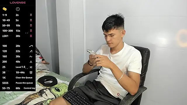 Snapshot of Jacobb_Lee chatting on February 7, 2025, 7:49 pm Jacobb Lee online show from February 7, 2025, 7:49 pm