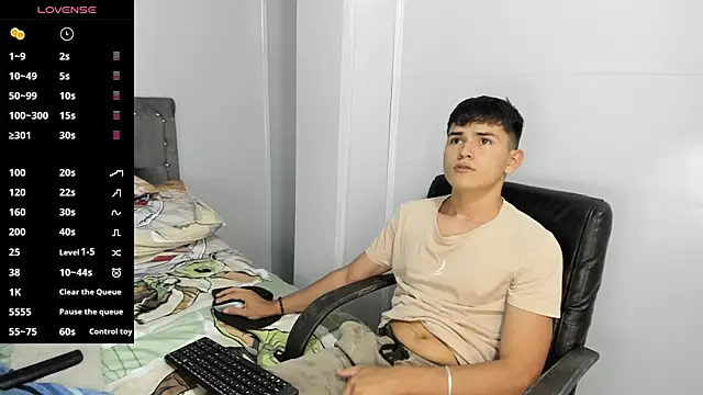 Snapshot of Jacobb_Lee chatting on February 12, 2025, 10:04 pm Jacobb Lee online show from February 12, 2025, 10:04 pm