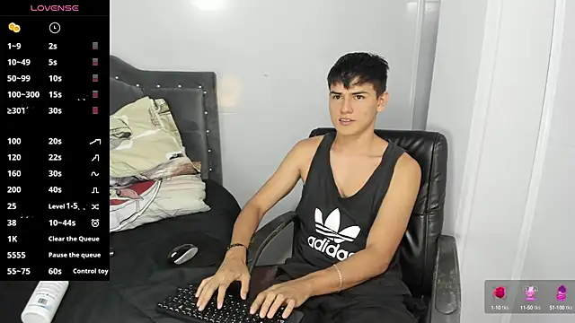 Snapshot of Jacobb_Lee chatting on March 4, 2025, 8:27 pm Jacobb Lee online show from March 4, 2025, 8:27 pm