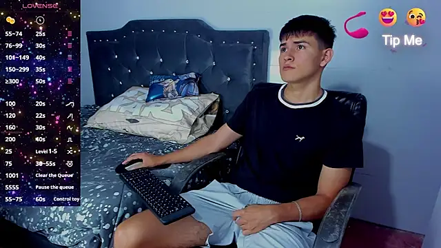 Snapshot of Jacobb_Lee chatting on September 18, 2025, 8:55 pm Jacobb Lee online show from September 18, 2025, 8:55 pm