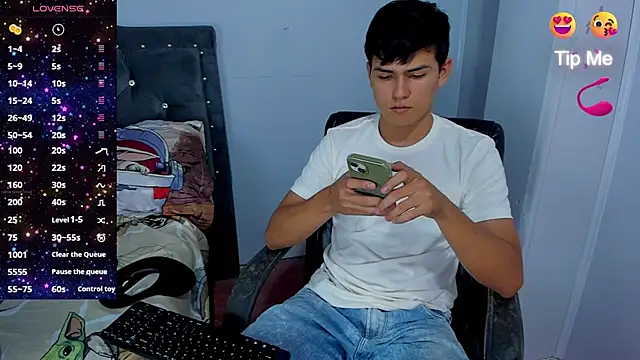 Snapshot of Jacobb_Lee chatting on October 17, 2025, 8:44 pm Jacobb Lee online show from October 17, 2025, 8:44 pm