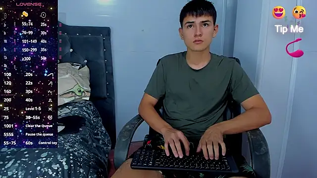 Snapshot of Jacobb_Lee chatting on November 8, 2025, 8:51 pm Jacobb Lee online show from November 8, 2025, 8:51 pm